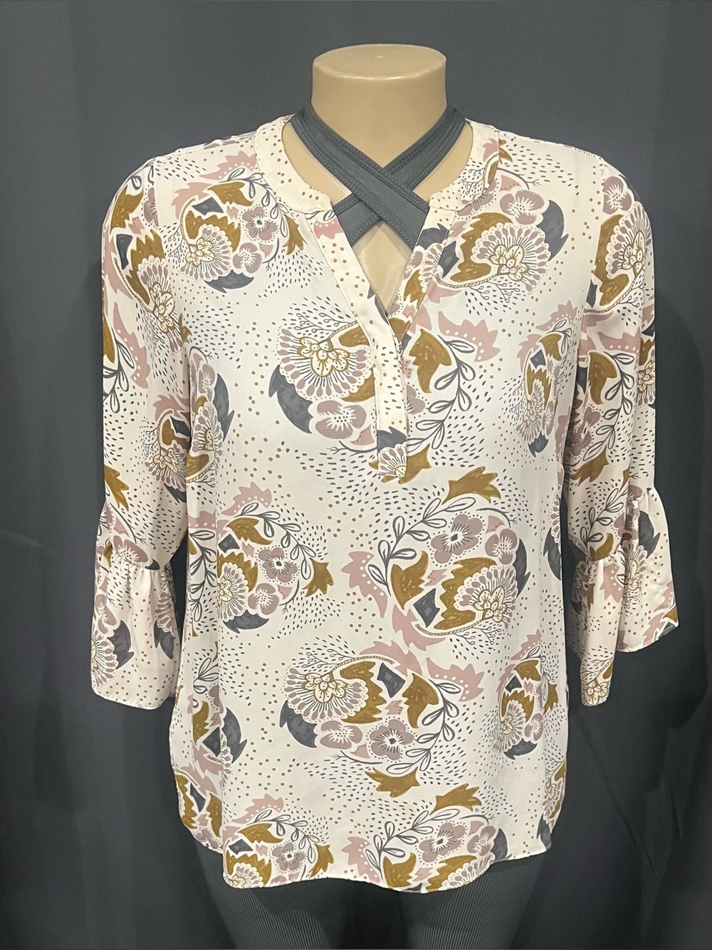 Violet & Claire 1X Semi Sheer White & Tan Floral Longsleeve Blouse Top.
